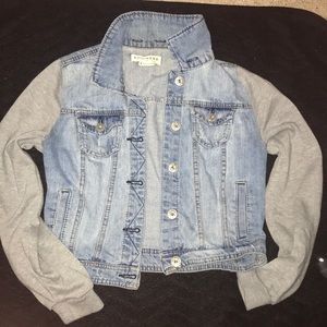🖤 CLEARANCE Bullhead sweater sleeve denim jacket